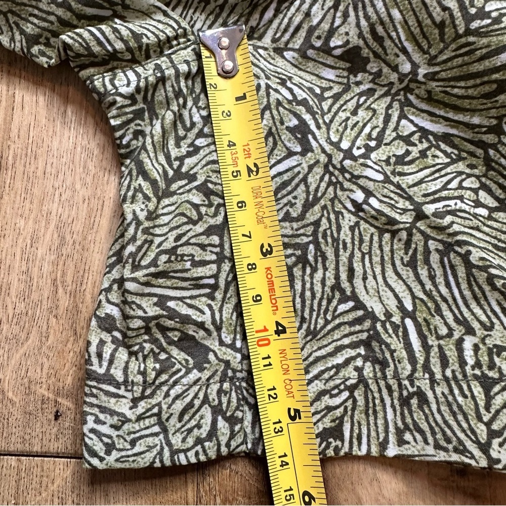 Columbia Forest Green Shorts Size Medium - Picture 11 of 12